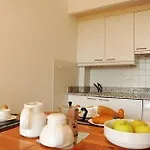 Ξενοδοχείο με διαμερίσματα Laura 3*