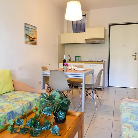 Laura Apartahotel 3*