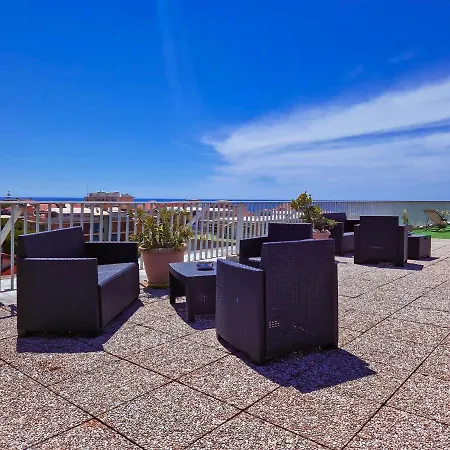 Apartahotel Laura 3*