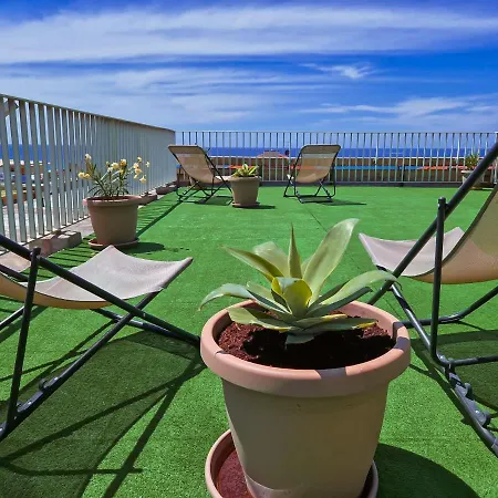 Apartahotel Laura 3*