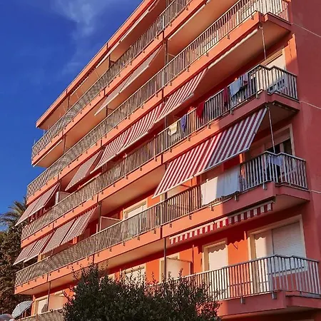 Apartahotel Laura